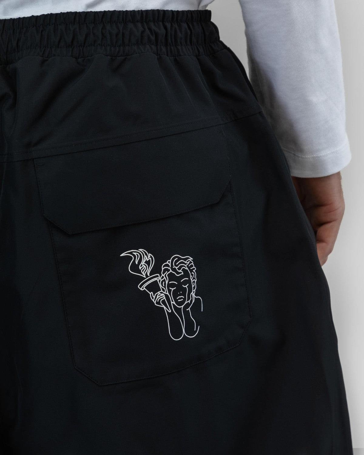 Beyond Medals Park Pants Black