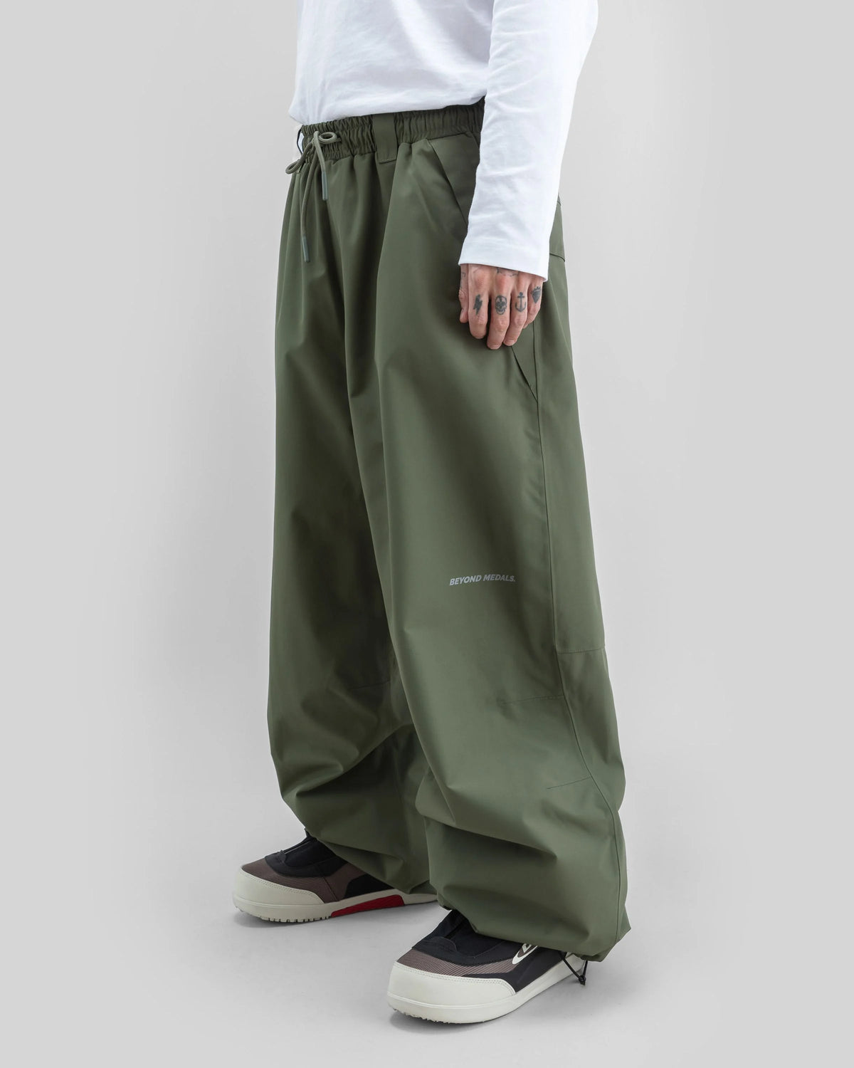 Beyond Medals Park Pants Dark Green