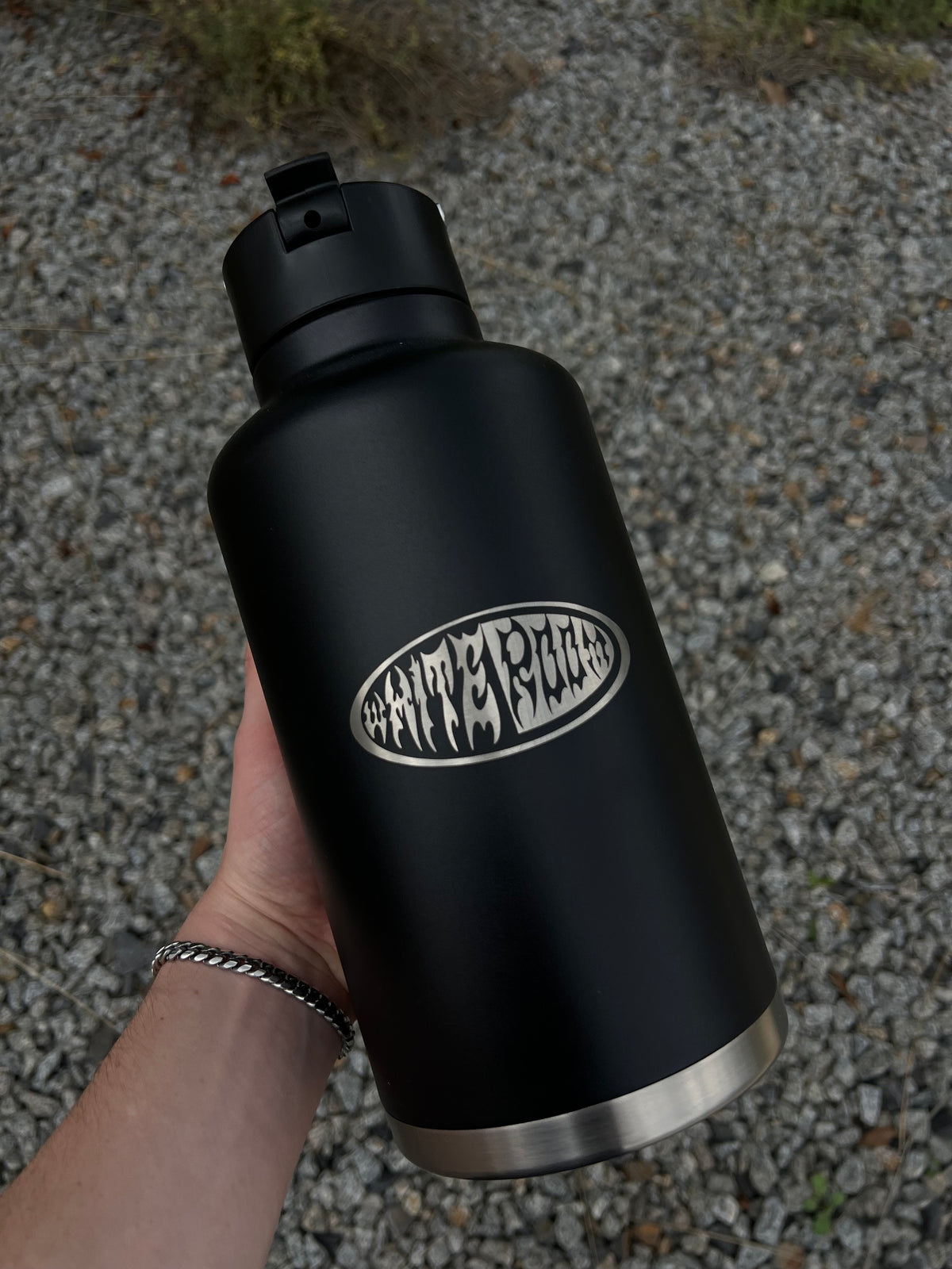 Whiteroom Mizu 68oz (2 litre) Insulated Bottle with Straw Lid