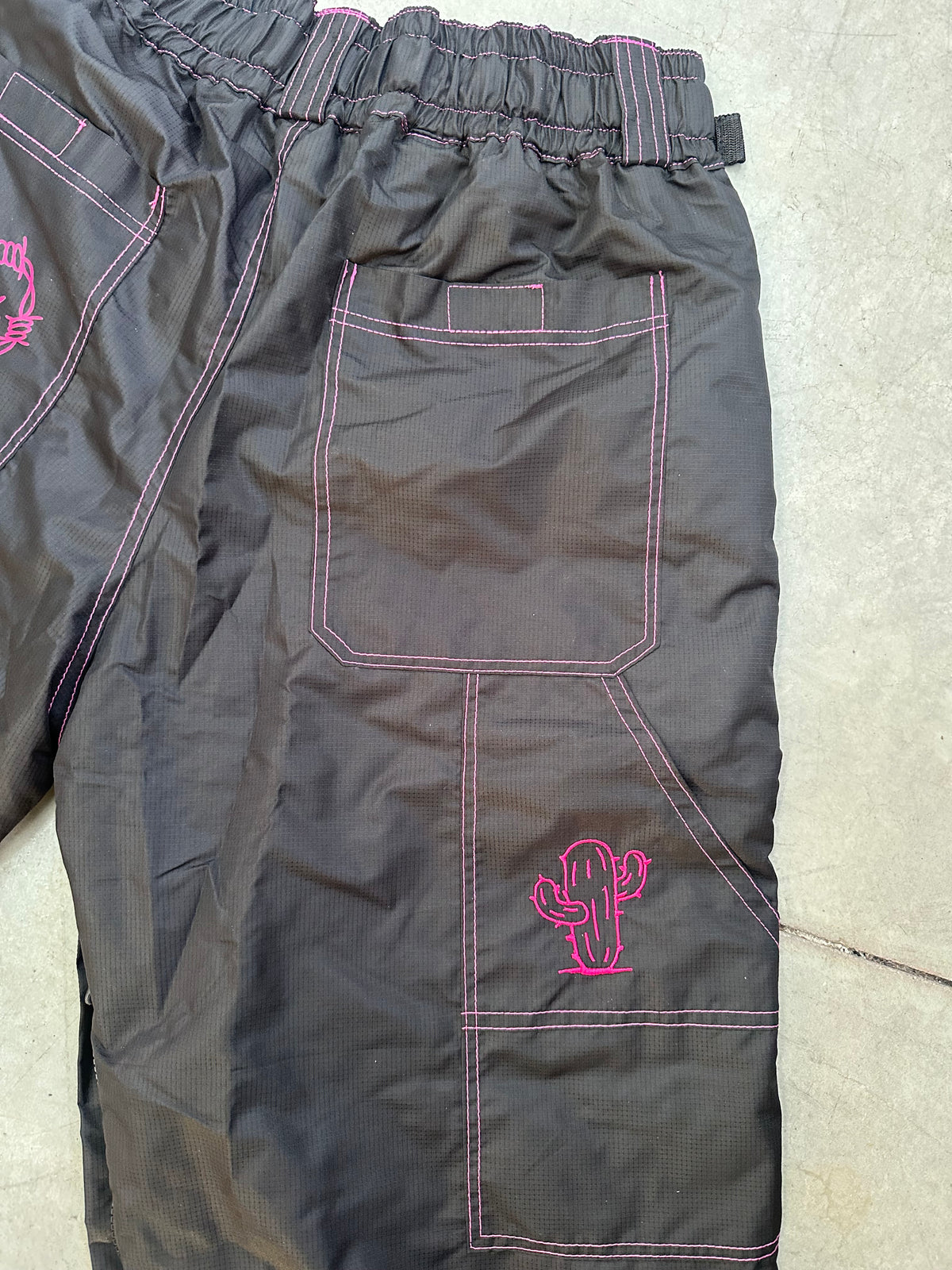 Whiteroom x Amigoz Barbed Heart Carpenter Snow Pants Black Pink