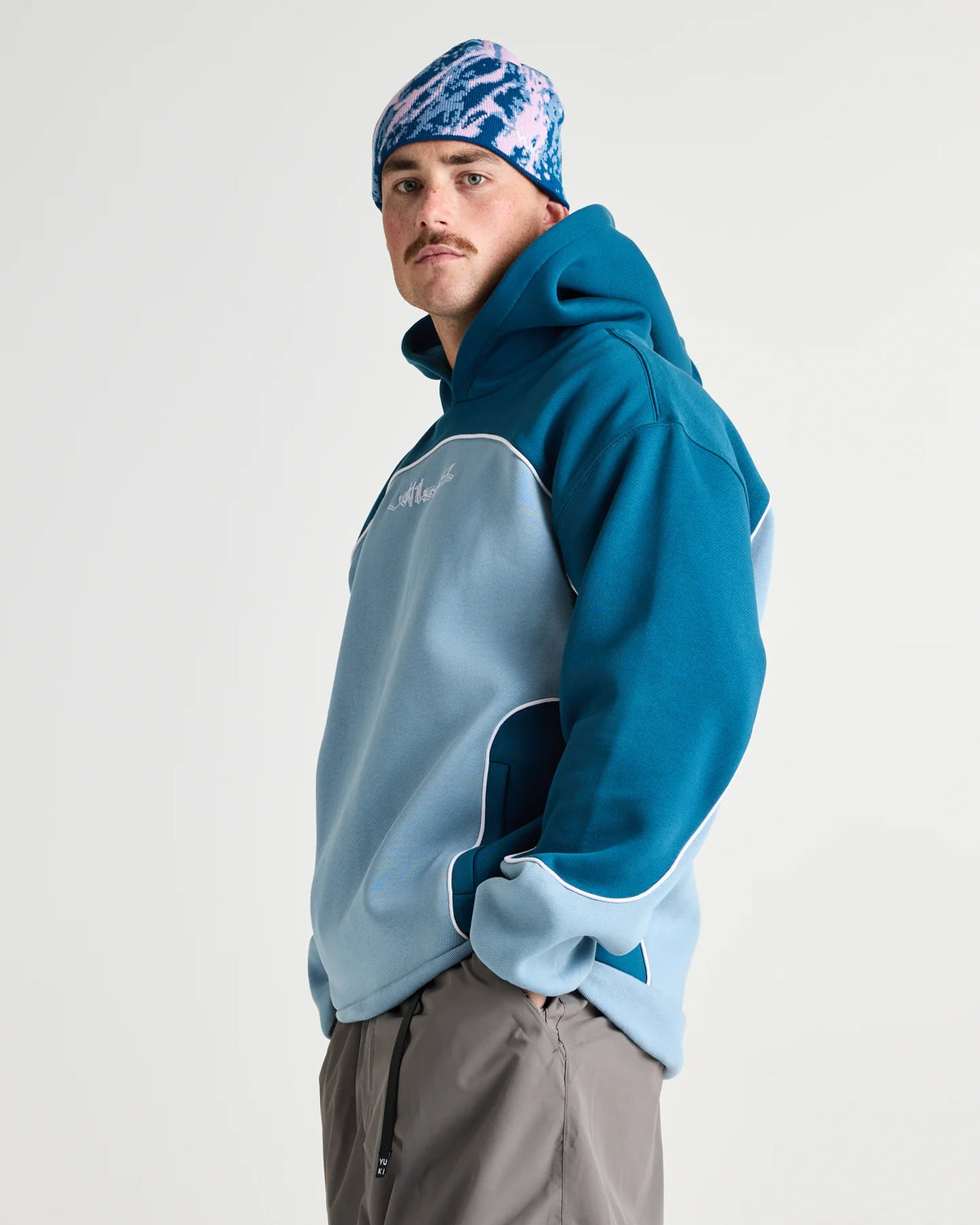Yuki Threads Mobbin Hoodie Legion Windward