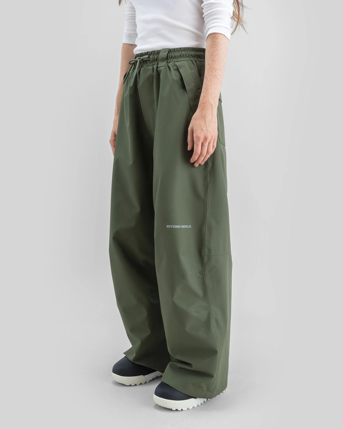 Beyond Medals Park Pants Dark Green