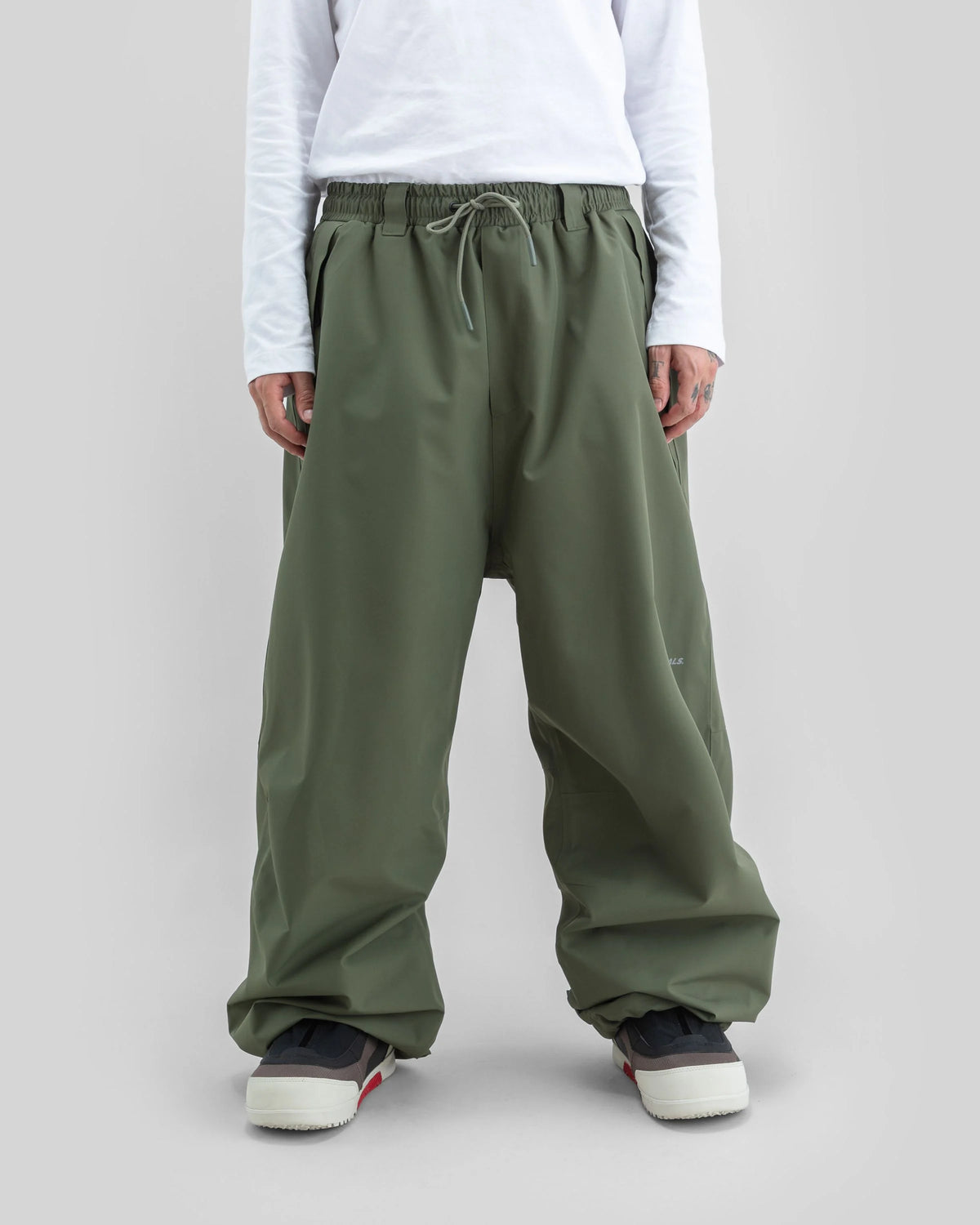 Beyond Medals Park Pants Dark Green