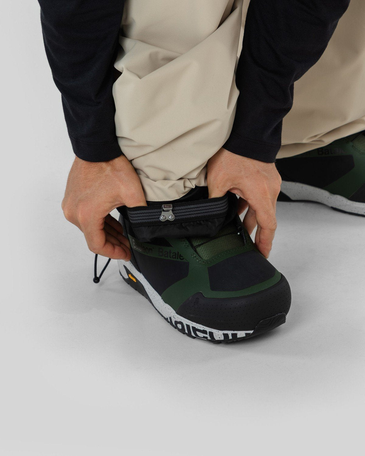 Beyond Medals Park Pants Beige