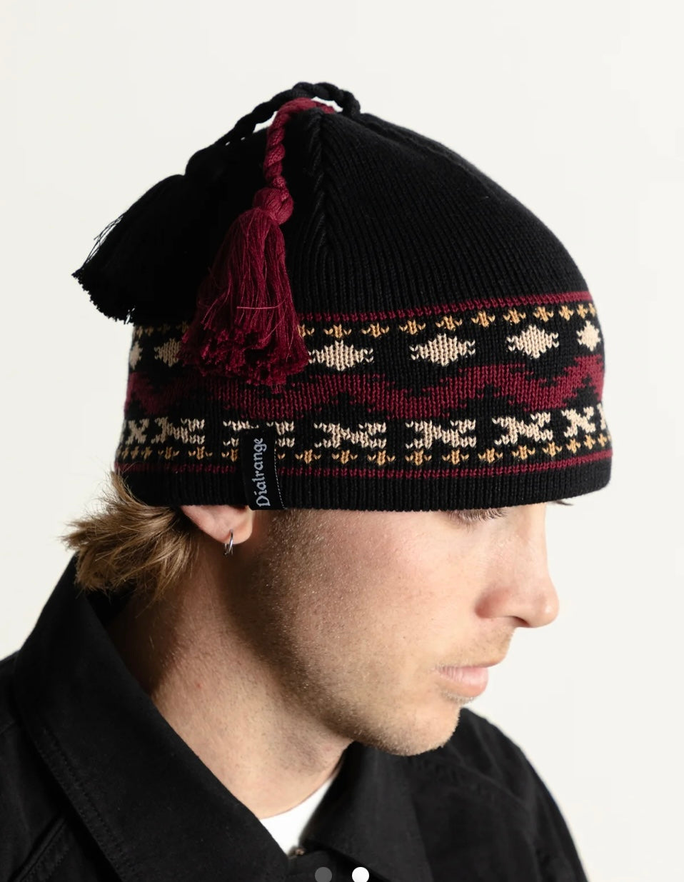 Dial Range Tassie skull cap Beanie Black