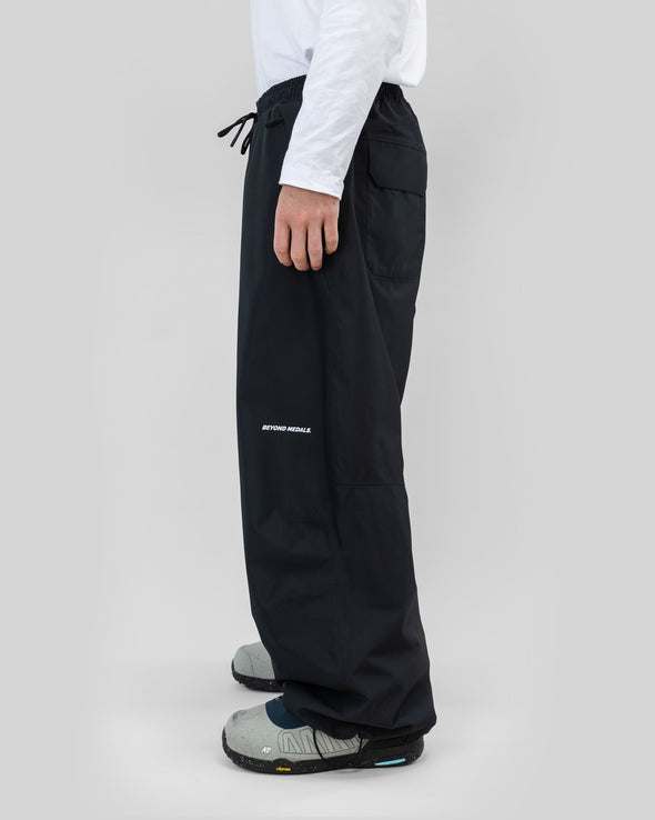 Beyond Medals Park Pants Black