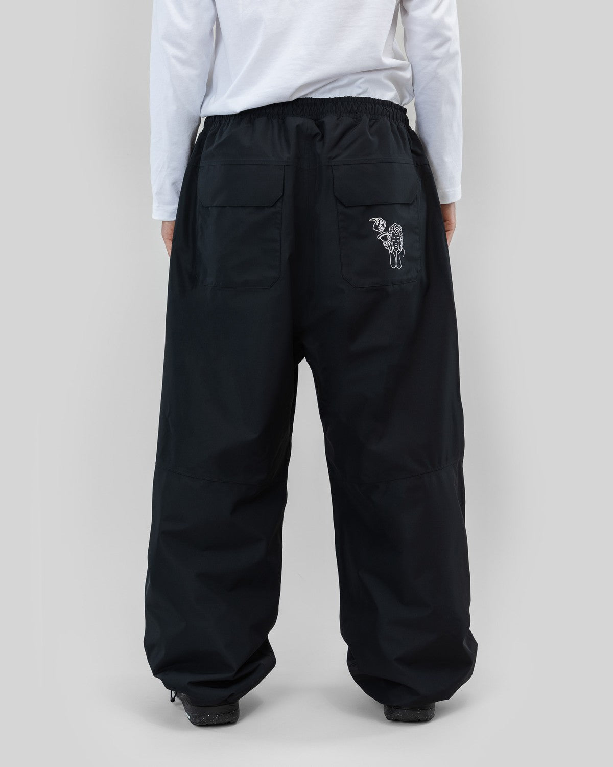 Beyond Medals Park Pants Black